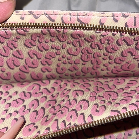 Authentic Louis Vuitton Insolite Wallet Pink Leopard inside - Picture 6 of 7